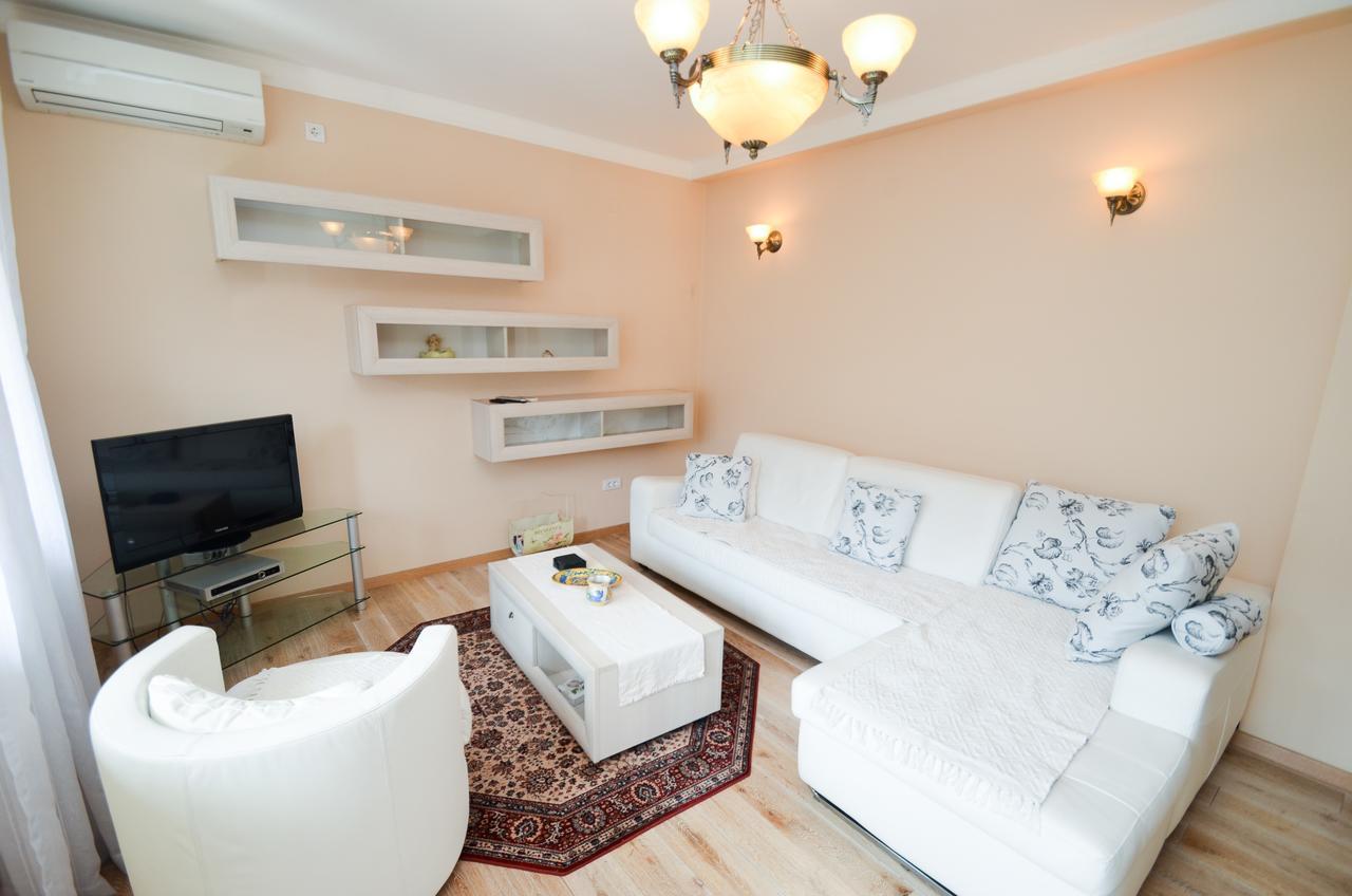 Central Apartment โกตอร์ ภายนอก รูปภาพ
