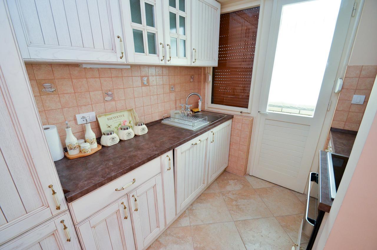 Central Apartment โกตอร์ ภายนอก รูปภาพ