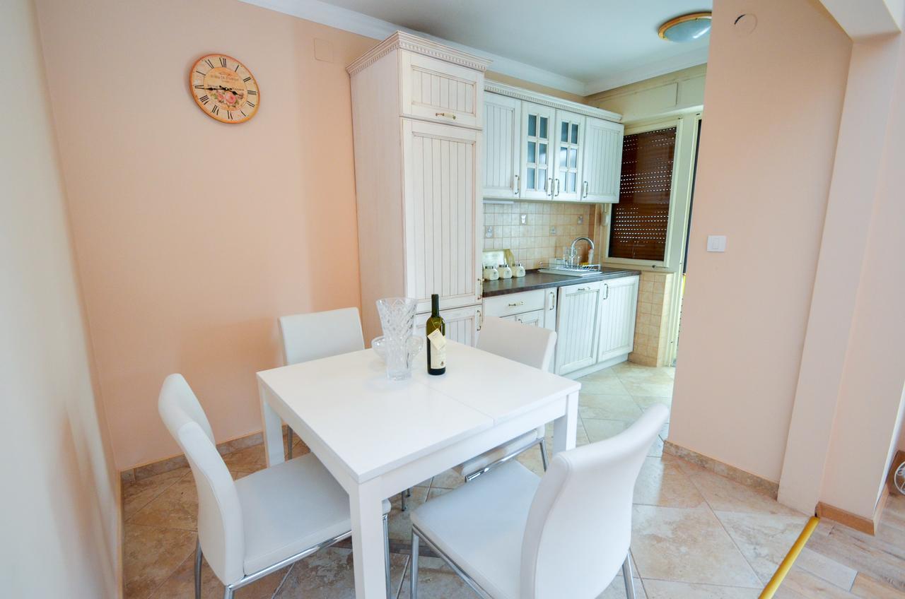 Central Apartment โกตอร์ ภายนอก รูปภาพ