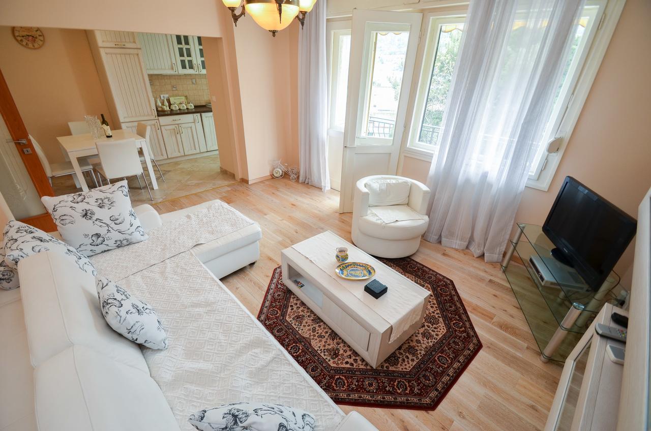 Central Apartment โกตอร์ ภายนอก รูปภาพ